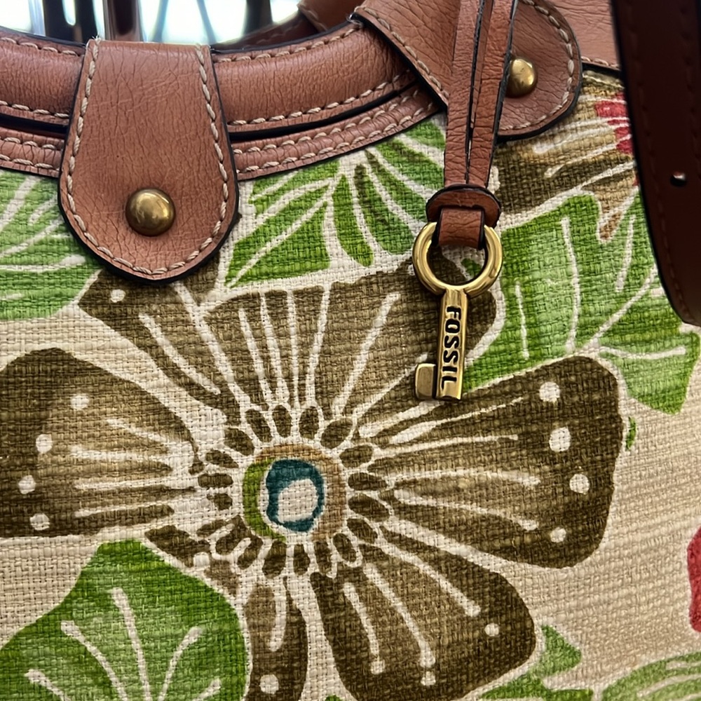 Fossil Hawaiian Print Bag With Original Key And L… - image 6